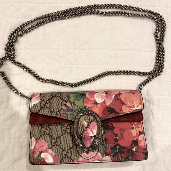 Gucci Handbags - Authentic Gucci Blooms Mini Dionysus Bag